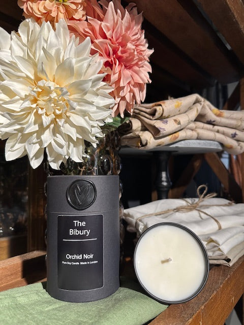 The Bibury Candle - Dark Orchid and Patchouli