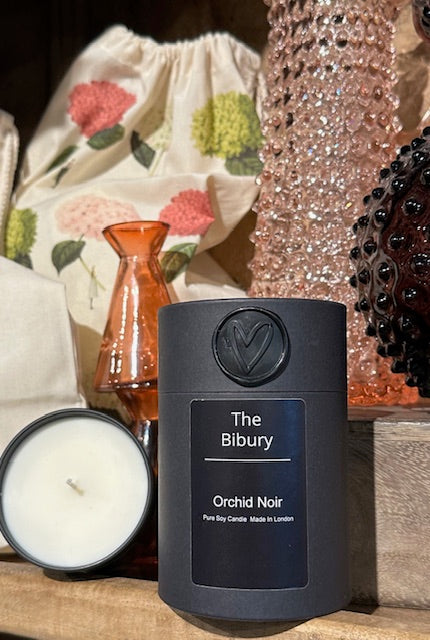 The Bibury Candle - Dark Orchid and Patchouli